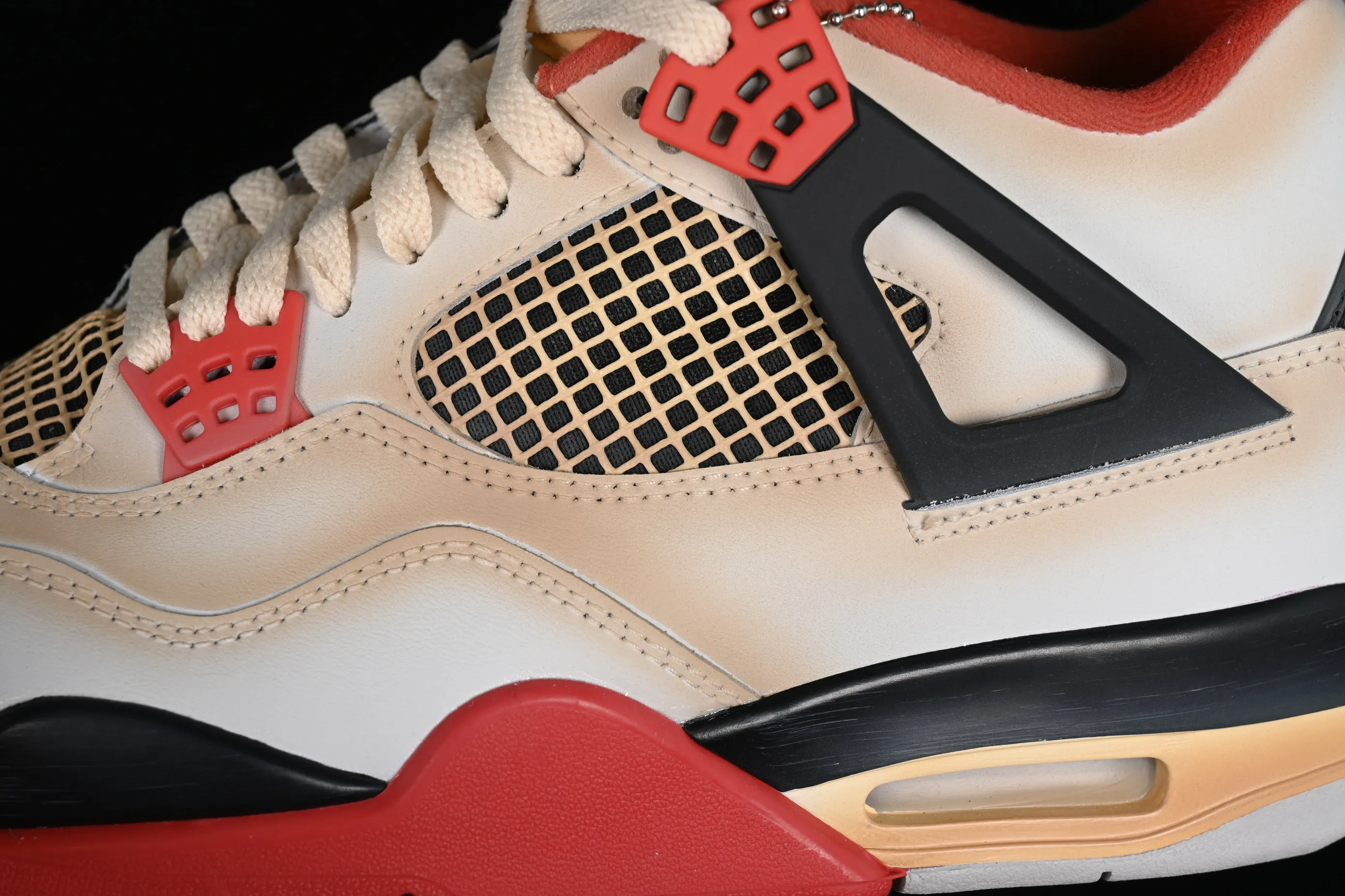All Categories Air Jordan Jordan Series Basketball Shoes Air Jordan 4 Charizard x Jordan Air Jordan 4 Retro AJ4 Joe 4 Charizard Joint Customized Basketball Shoes AQ9129-105